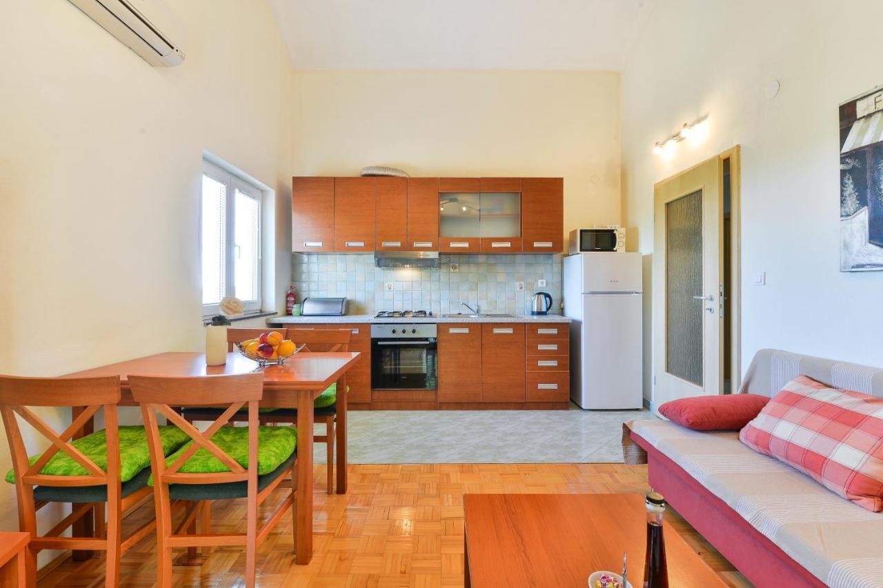 Family Friendly Apartments With A Swimming Pool Zadar - 18098 Dış mekan fotoğraf