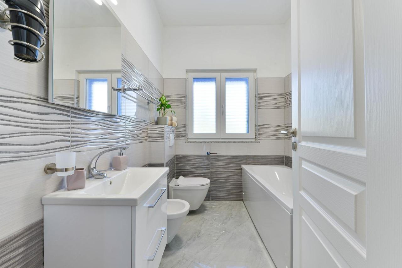 Family Friendly Apartments With A Swimming Pool Zadar - 18098 Dış mekan fotoğraf